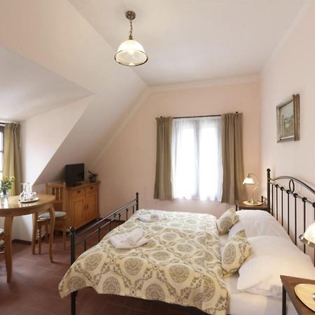 Penzion Na 15. Poledniku Hotel Йндрихув Храдец Екстериор снимка