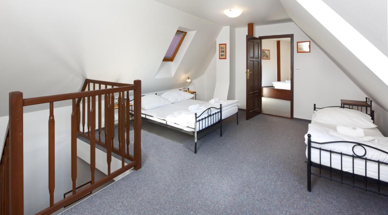 Penzion Na 15. Poledniku Hotel Йндрихув Храдец Екстериор снимка