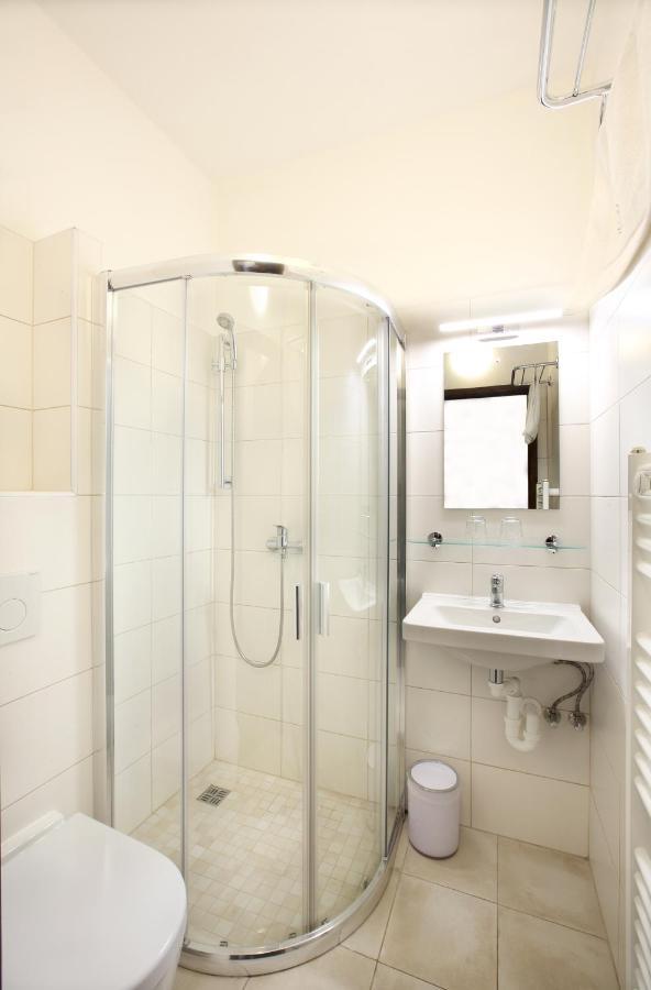 Penzion Na 15. Poledniku Hotel Йндрихув Храдец Екстериор снимка